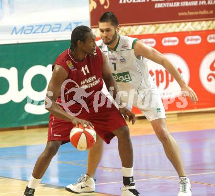 Basketball Bundesliga. Woerthersee Piraten gegen BC Vienna.  Bernhard Weber (Piraten), Seyni N Diaye (Vienna). 
Klagenfurt, 21.11.2010.
Foto:  Kuess

---
pressefotos, pressefotografie, kuess, qs, qspictures, sport, bild, bilder, bilddatenbank