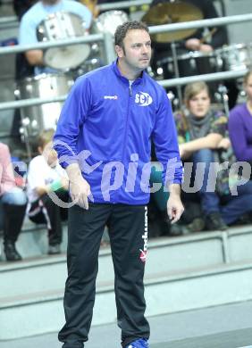 Handball Bundesliga. HC Kaernten gegen SC Ferlach. Trainer Boris Levc (Ferlach). Klagenfurt, 27.11.2010.
Foto: Kuess
---
pressefotos, pressefotografie, kuess, qs, qspictures, sport, bild, bilder, bilddatenbank