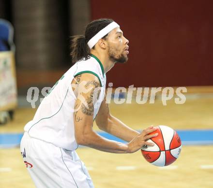 Basketball Bundesliga. Woerthersee Piraten gegen BC Vienna.  Thomas Kennedy (Piraten). 
Klagenfurt, 21.11.2010.
Foto:  Kuess

---
pressefotos, pressefotografie, kuess, qs, qspictures, sport, bild, bilder, bilddatenbank