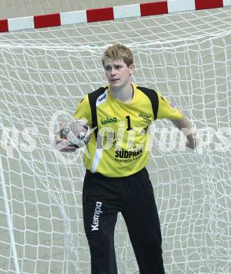 Handball Bundesliga. HC Kaernten gegen SC Ferlach. Matthias Meleschnig (Ferlach). Klagenfurt, 27.11.2010.
Foto: Kuess
---
pressefotos, pressefotografie, kuess, qs, qspictures, sport, bild, bilder, bilddatenbank