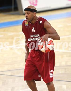 Basketball Bundesliga. Woerthersee Piraten gegen BC Vienna. Marcus Carr (Vienna). 
Klagenfurt, 21.11.2010.
Foto:  Kuess

---
pressefotos, pressefotografie, kuess, qs, qspictures, sport, bild, bilder, bilddatenbank