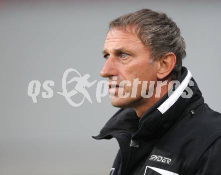 Frauenfussball. OEFB Frauenliga. SK Kelag Kaernten gegen Elitefussball Internat Westfalen. Trainer Hans Groess (Kaernten). Klagenfurt, am 2.10.2010.
Foto: Kuess
---
pressefotos, pressefotografie, kuess, qs, qspictures, sport, bild, bilder, bilddatenbank