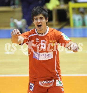 Volleyball. Challenge Cup. Aich/Dob gegen Mladost Marina Kastela. Jure Ivartnik (Aich/Dob). Prevalje, 25.11.2010.
Foto: Kuess
---
pressefotos, pressefotografie, kuess, qs, qspictures, sport, bild, bilder, bilddatenbank