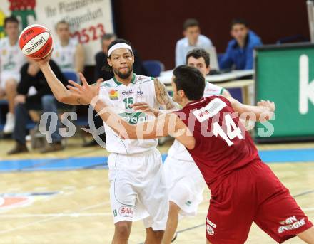 Basketball Bundesliga. Woerthersee Piraten gegen BC Vienna.  Thomas Kennedy (Piraten), Stjepan Stazic (Vienna). 
Klagenfurt, 21.11.2010.
Foto:  Kuess

---
pressefotos, pressefotografie, kuess, qs, qspictures, sport, bild, bilder, bilddatenbank