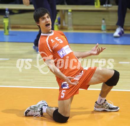 Volleyball. Challenge Cup. Aich/Dob gegen Mladost Marina Kastela. Jure Ivartnik (Aich/Dob). Prevalje, 25.11.2010.
Foto: Kuess
---
pressefotos, pressefotografie, kuess, qs, qspictures, sport, bild, bilder, bilddatenbank