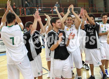 Basketball Bundesliga. Woerthersee Piraten gegen BC Vienna. Jubel (Piraten). 
Klagenfurt, 21.11.2010.
Foto:  Kuess

---
pressefotos, pressefotografie, kuess, qs, qspictures, sport, bild, bilder, bilddatenbank