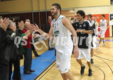 Basketball Bundesliga. Woerthersee Piraten gegen BC Vienna.  Jubel Bernhard Weber, Samuel Bachlechner (Piraten). 
Klagenfurt, 21.11.2010.
Foto:  Kuess

---
pressefotos, pressefotografie, kuess, qs, qspictures, sport, bild, bilder, bilddatenbank