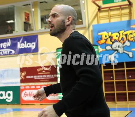 Basketball Bundesliga. Woerthersee Piraten gegen BC Vienna.  Trainer Joachim Buggelsheim (Piraten). 
Klagenfurt, 21.11.2010.
Foto:  Kuess

---
pressefotos, pressefotografie, kuess, qs, qspictures, sport, bild, bilder, bilddatenbank