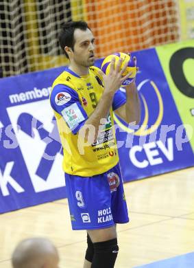 Volleyball. Challenge Cup. Aich/Dob gegen Mladost Marina Kastela. Andrej Grut (Aich/Dob). Prevalje, 25.11.2010.
Foto: Kuess
---
pressefotos, pressefotografie, kuess, qs, qspictures, sport, bild, bilder, bilddatenbank