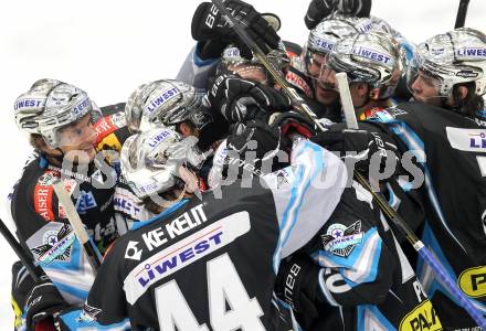 EBEL. Eishockey Bundesliga. EC Pasut VSV gegen EHC LIWEST Linz.  Jubel Linz. Villach, am 3.12.2010.
Foto: Kuess 


---
pressefotos, pressefotografie, kuess, qs, qspictures, sport, bild, bilder, bilddatenbank