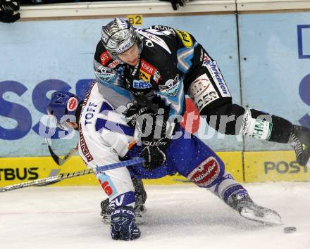 EBEL. Eishockey Bundesliga. EC Pasut VSV gegen EHC LIWEST Linz.  Nico Toff, (VSV), Philipp Lukas (Linz). Villach, am 3.12.2010.
Foto: Kuess 


---
pressefotos, pressefotografie, kuess, qs, qspictures, sport, bild, bilder, bilddatenbank