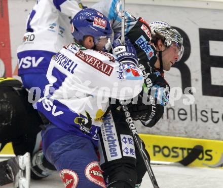 EBEL. Eishockey Bundesliga. EC Pasut VSV gegen EHC LIWEST Linz.  Kevin Mitchell, (VSV), Justin Keller (Linz). Villach, am 3.12.2010.
Foto: Kuess 


---
pressefotos, pressefotografie, kuess, qs, qspictures, sport, bild, bilder, bilddatenbank