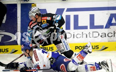 EBEL. Eishockey Bundesliga. EC Pasut VSV gegen EHC LIWEST Linz.  Michael Raffl, (VSV), Robert Shearer (Linz). Villach, am 3.12.2010.
Foto: Kuess 


---
pressefotos, pressefotografie, kuess, qs, qspictures, sport, bild, bilder, bilddatenbank