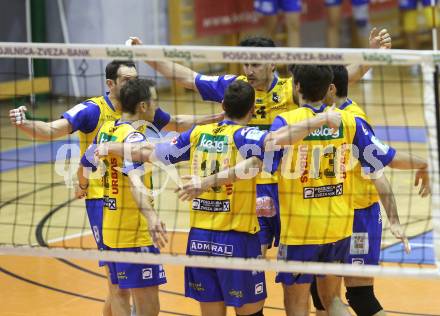 Volleyball. Challenge Cup. Aich/Dob gegen Mladost Marina Kastela. Jubel (Aich/Dob). Prevalje, 25.11.2010.
Foto: Kuess
---
pressefotos, pressefotografie, kuess, qs, qspictures, sport, bild, bilder, bilddatenbank