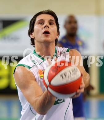 Basketball Bundesliga. Woerthersee Piraten gegen Allianz Swans Gmunden.  Andreas Kuttnig (Piraten). Klagenfurt, 4.12.2010.
Foto:  Kuess

---
pressefotos, pressefotografie, kuess, qs, qspictures, sport, bild, bilder, bilddatenbank