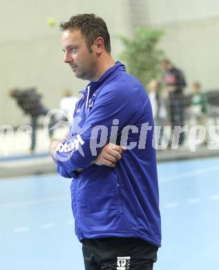 Handball Bundesliga. HC Kaernten gegen SC Ferlach. Trainer Boris Levc (Ferlach). Klagenfurt, 27.11.2010.
Foto: Kuess
---
pressefotos, pressefotografie, kuess, qs, qspictures, sport, bild, bilder, bilddatenbank