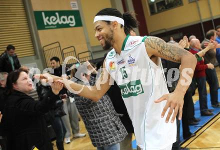 Basketball Bundesliga. Woerthersee Piraten gegen BC Vienna.  Jubel Thomas Kennedy (Piraten). 
Klagenfurt, 21.11.2010.
Foto:  Kuess

---
pressefotos, pressefotografie, kuess, qs, qspictures, sport, bild, bilder, bilddatenbank