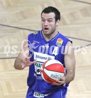 Basketball Bundesliga. Woerthersee Piraten gegen Allianz Swans Gmunden.  Enis Murati (Gmunden). Klagenfurt, 4.12.2010.
Foto:  Kuess

---
pressefotos, pressefotografie, kuess, qs, qspictures, sport, bild, bilder, bilddatenbank