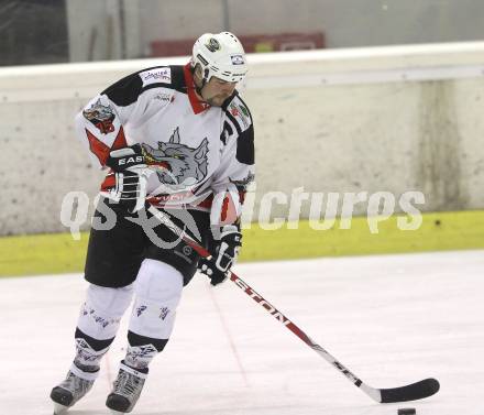 Eishockey. CHL. Carinthian Hokey League. Tarco Woelfe gegen 1. EHC Althofen. Bruno Tarmannn (Tarco). Klagenfurt, am 4.12.2010.
Foto: Kuess
---
pressefotos, pressefotografie, kuess, qs, qspictures, sport, bild, bilder, bilddatenbank