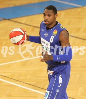 Basketball Bundesliga. Woerthersee Piraten gegen Allianz Swans Gmunden.  Anthony Slack (Gmunden). Klagenfurt, 4.12.2010.
Foto:  Kuess

---
pressefotos, pressefotografie, kuess, qs, qspictures, sport, bild, bilder, bilddatenbank