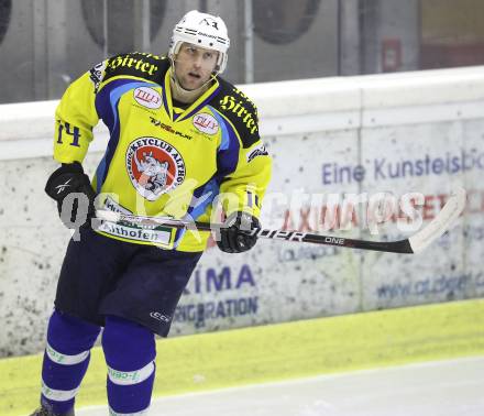 Eishockey. CHL. Carinthian Hokey League. Tarco Woelfe gegen 1. EHC Althofen. Andreas Muschlin (Althofen). Klagenfurt, am 4.12.2010.
Foto: Kuess
---
pressefotos, pressefotografie, kuess, qs, qspictures, sport, bild, bilder, bilddatenbank