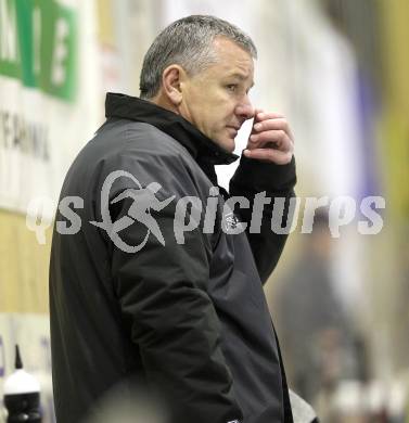 Eishockey. CHL. Carinthian Hokey League. Tarco Woelfe gegen 1. EHC Althofen. Trainer Johann Sulzer (Tarco). Klagenfurt, am 4.12.2010.
Foto: Kuess
---
pressefotos, pressefotografie, kuess, qs, qspictures, sport, bild, bilder, bilddatenbank