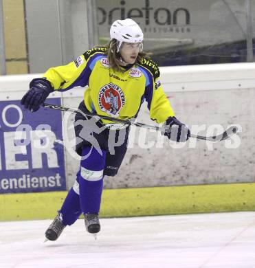 Eishockey. CHL. Carinthian Hokey League. Tarco Woelfe gegen 1. EHC Althofen. Daniel Leiner (Althofen). Klagenfurt, am 4.12.2010.
Foto: Kuess
---
pressefotos, pressefotografie, kuess, qs, qspictures, sport, bild, bilder, bilddatenbank