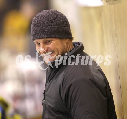 Eishockey. CHL. Carinthian Hokey League. Tarco Woelfe gegen 1. EHC Althofen. Trainer Peter Rozmann (Althofen). Klagenfurt, am 4.12.2010.
Foto: Kuess
---
pressefotos, pressefotografie, kuess, qs, qspictures, sport, bild, bilder, bilddatenbank