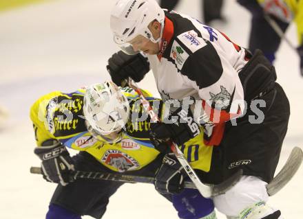 Eishockey. CHL. Carinthian Hokey League. Tarco Woelfe gegen 1. EHC Althofen. Peter Mateicka (Tarco), Christoph Grezko (Althofen). Klagenfurt, am 4.12.2010.
Foto: Kuess
---
pressefotos, pressefotografie, kuess, qs, qspictures, sport, bild, bilder, bilddatenbank