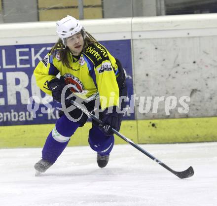 Eishockey. CHL. Carinthian Hokey League. Tarco Woelfe gegen 1. EHC Althofen. Daniel Leiner (Althofen). Klagenfurt, am 4.12.2010.
Foto: Kuess
---
pressefotos, pressefotografie, kuess, qs, qspictures, sport, bild, bilder, bilddatenbank