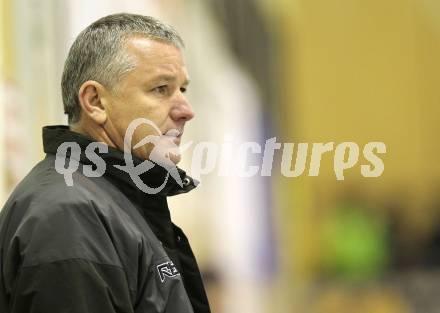 Eishockey. CHL. Carinthian Hokey League. Tarco Woelfe gegen 1. EHC Althofen. Trainer Johann Sulzer (Tarco). Klagenfurt, am 4.12.2010.
Foto: Kuess
---
pressefotos, pressefotografie, kuess, qs, qspictures, sport, bild, bilder, bilddatenbank