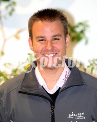 Kaernten Sport. Package Uebergabe. Christoph Knauder (Naturbahnrodeln). Klagenfurt, 22.11.2010.
Foto: Kuess
---
pressefotos, pressefotografie, kuess, qs, qspictures, sport, bild, bilder, bilddatenbank