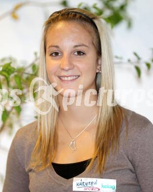 Kaernten Sport. Package Uebergabe. Denise Scheiflinger (Tennis). Klagenfurt, 22.11.2010.
Foto: Kuess
---
pressefotos, pressefotografie, kuess, qs, qspictures, sport, bild, bilder, bilddatenbank