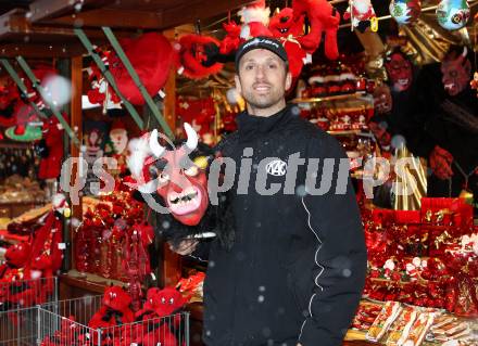 EBEL. Eishockey Bundesliga. KAC. Ankunft Andrew Schneider. Klagenfurt, am 26.11.2010.
Foto: Kuess
---
pressefotos, pressefotografie, kuess, qs, qspictures, sport, bild, bilder, bilddatenbank