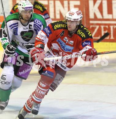 EBEL. Eishockey Bundesliga. KAC gegen HDD TILIA Olimpija Ljubljana. Markus Pirmann (KAC), Ziga Pance (Laibach). Klagenfurt, am 5.12.2010.
Foto: Kuess 

---
pressefotos, pressefotografie, kuess, qs, qspictures, sport, bild, bilder, bilddatenbank