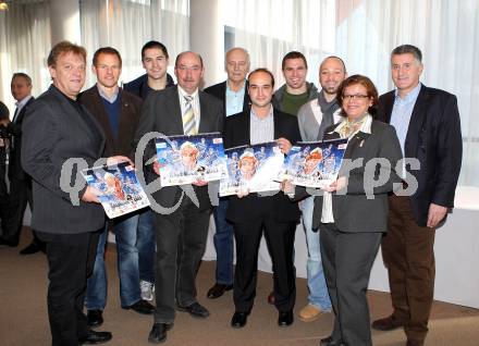 Eishockey. VSV. Kalenderpraesentation. Gilbert Isepp, Stroemwall Johan, Ferland Jonathan, Petrik Niki, Unterluggauer Gerhard, Giuseppe Mion. Villach, 7.12.2010.
Foto: Kuess
---
pressefotos, pressefotografie, kuess, qs, qspictures, sport, bild, bilder, bilddatenbank