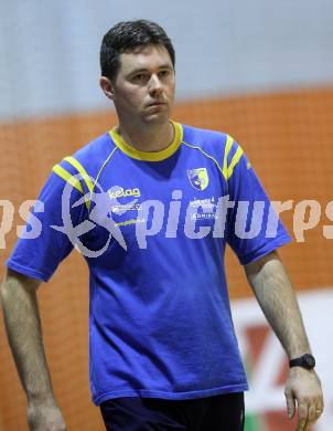 Volleyball. Challenge Cup. Aich/Dob gegen Mladost Marina Kastela. Trainer Igor Simuncic (Aich/Dob). Prevalje, 25.11.2010.
Foto: Kuess
---
pressefotos, pressefotografie, kuess, qs, qspictures, sport, bild, bilder, bilddatenbank