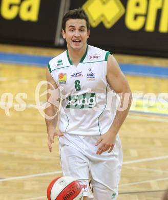 Basketball Bundesliga. Woerthersee Piraten gegen Allianz Swans Gmunden.  Marco Breithuber  (Piraten). Klagenfurt, 4.12.2010.
Foto:  Kuess

---
pressefotos, pressefotografie, kuess, qs, qspictures, sport, bild, bilder, bilddatenbank