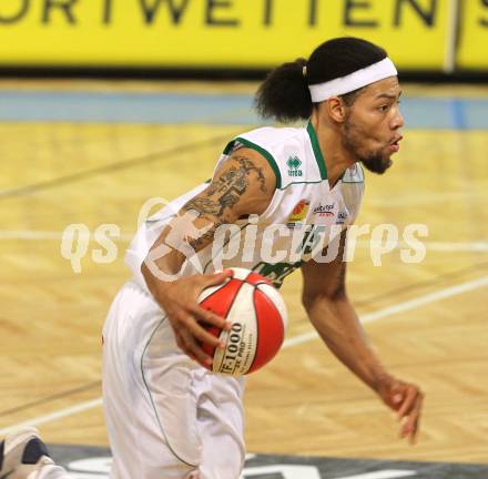 Basketball Bundesliga. Woerthersee Piraten gegen Allianz Swans Gmunden.  Thomas Kennedy,  (Piraten). Klagenfurt, 4.12.2010.
Foto:  Kuess

---
pressefotos, pressefotografie, kuess, qs, qspictures, sport, bild, bilder, bilddatenbank