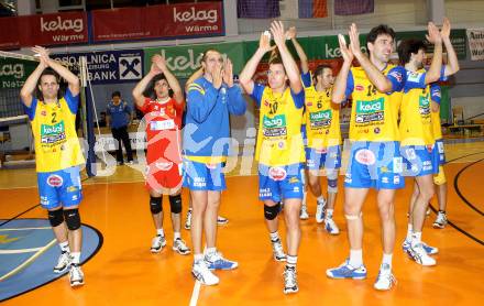 Volleyball. Challenge Cup. Aich/Dob gegen Mladost Marina Kastela. Jubel (Aich/Dob). Prevalje, 25.11.2010.
Foto: Kuess
---
pressefotos, pressefotografie, kuess, qs, qspictures, sport, bild, bilder, bilddatenbank