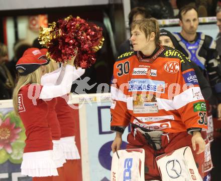 EBEL. Eishockey Bundesliga. KAC gegen HDD TILIA Olimpija Ljubljana. Rene Swette (KAC), Cheerleaders. Klagenfurt, am 5.12.2010.
Foto: Kuess 

---
pressefotos, pressefotografie, kuess, qs, qspictures, sport, bild, bilder, bilddatenbank