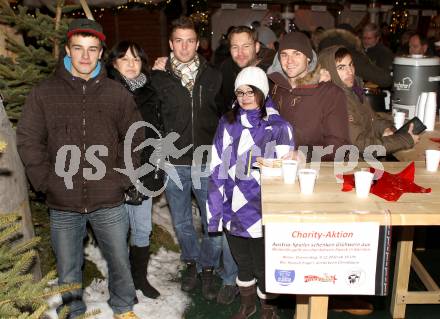 Fussball. SK Austria Klagenfurt. Charity.  Alexander Schenk, Kai Schoppitsch, Helmut Koenig. KLagenfurt, am 9.12.2010.
Foto: Kuess
---
pressefotos, pressefotografie, kuess, qs, qspictures, sport, bild, bilder, bilddatenbank