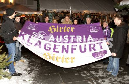 Fussball. SK Austria Klagenfurt. Charity. Marko Loibnegger, Matthias Dollinger, Alexander Schenk. KLagenfurt, am 9.12.2010.
Foto: Kuess
---
pressefotos, pressefotografie, kuess, qs, qspictures, sport, bild, bilder, bilddatenbank