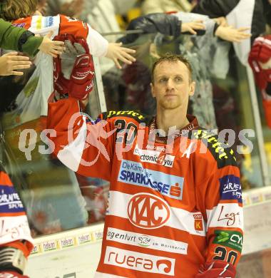 EBEL. Eishockey Bundesliga. KAC gegen HDD TILIA Olimpija Ljubljana. Mike Craig (KAC). Klagenfurt, am 5.12.2010.
Foto: Kuess 

---
pressefotos, pressefotografie, kuess, qs, qspictures, sport, bild, bilder, bilddatenbank