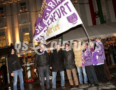 Fussball. SK Austria Klagenfurt. Charity. Marko Loibnegger, Christian Rosenzopf, Matthias Dollinger, Alexander Schenk. KLagenfurt, am 9.12.2010.
Foto: Kuess
---
pressefotos, pressefotografie, kuess, qs, qspictures, sport, bild, bilder, bilddatenbank