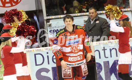 EBEL. Eishockey Bundesliga. KAC gegen HDD TILIA Olimpija Ljubljana. Paul Schellander (KAC), Cheerleaders. Klagenfurt, am 5.12.2010.
Foto: Kuess 

---
pressefotos, pressefotografie, kuess, qs, qspictures, sport, bild, bilder, bilddatenbank