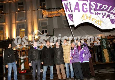 Fussball. SK Austria Klagenfurt. Charity. Marko Loibnegger, Christian Rosenzopf, Matthias Dollinger, Alexander Schenk. KLagenfurt, am 9.12.2010.
Foto: Kuess
---
pressefotos, pressefotografie, kuess, qs, qspictures, sport, bild, bilder, bilddatenbank