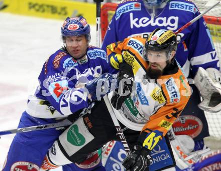 EBEL. Eishockey Bundesliga. EC Pasut VSV gegen  Graz 99ers. Greg Kuznik,  (VSV), Markus Peintner (Graz). Villach, am 10.12.2010.
Foto: Kuess 


---
pressefotos, pressefotografie, kuess, qs, qspictures, sport, bild, bilder, bilddatenbank