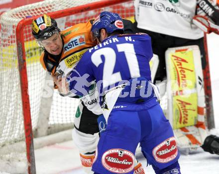 EBEL. Eishockey Bundesliga. EC Pasut VSV gegen  Graz 99ers. Rauferei, Schlaegerei, Nikolas Petrik,  (VSV), Nick Kuiper (Graz). Villach, am 10.12.2010.
Foto: Kuess 


---
pressefotos, pressefotografie, kuess, qs, qspictures, sport, bild, bilder, bilddatenbank