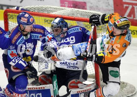 EBEL. Eishockey Bundesliga. EC Pasut VSV gegen  Graz 99ers. Michael Raffl, Bernhard Starkbaum,  (VSV), Matthias Iberer (Graz). Villach, am 10.12.2010.
Foto: Kuess 


---
pressefotos, pressefotografie, kuess, qs, qspictures, sport, bild, bilder, bilddatenbank